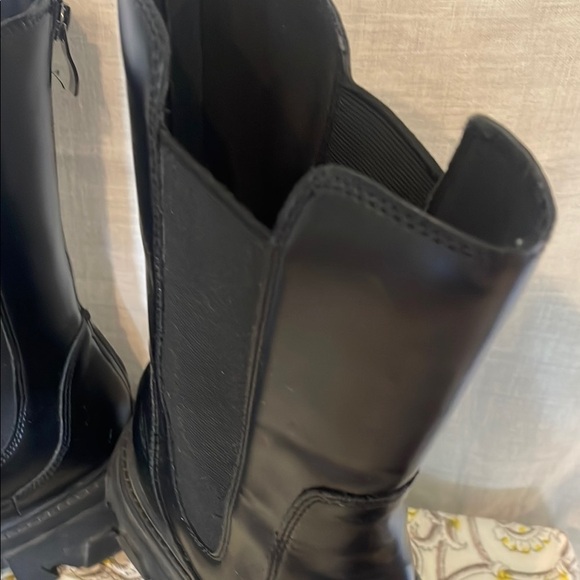 Black Chunky Chelsea Boots size 8 never worn - Picture 3 of 6